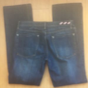 Modern amusement contoured straight jeans 28